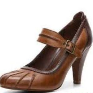 Crown Vintage Felicia sz 9 1/2